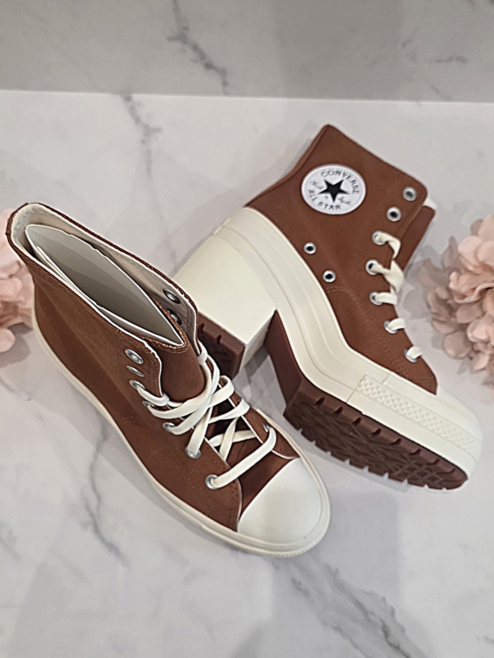 Converse - Platform Lace-Up High-Top Boots in Brown and Cream